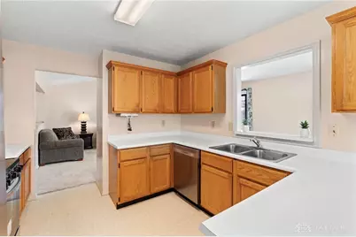 8848 Trowbridge Way, Huber Heights, OH 45424 - Photo 14