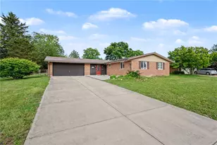 478 Coronado Dr, Fairborn, OH 45324 - Photo 2