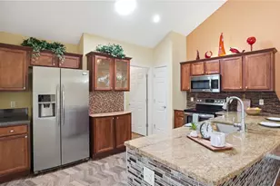 7026 Creekside Cir, Fairborn, OH 45324 - Photo 12
