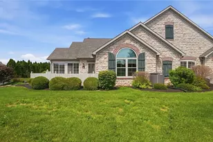 7026 Creekside Cir, Fairborn, OH 45324 - Photo 2