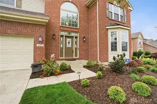 424 Tillotson Pl, Washington Twp, OH 45458 - Photo 2
