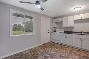 7155 Stonehurst Dr, Huber Heights, OH 45424 - Photo 6