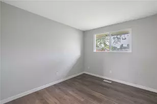 7155 Stonehurst Dr, Huber Heights, OH 45424 - Photo 12