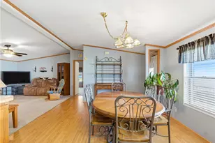 137 S Point Dr, Fairborn, OH 45324 - Photo 6