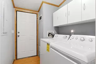 137 S Point Dr, Fairborn, OH 45324 - Photo 16
