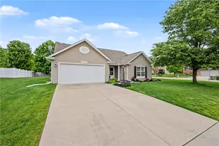 1110 Parkview Dr, Troy, OH 45373 - Photo 2