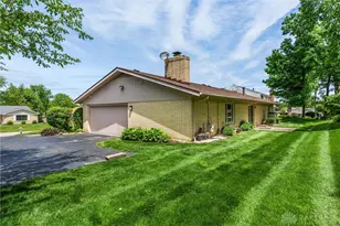 330 Winding Ridge Dr, Harrison Twp, OH 45415 - Photo 4