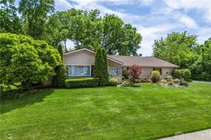 330 Winding Ridge Dr, Harrison Twp, OH 45415 - Photo 2