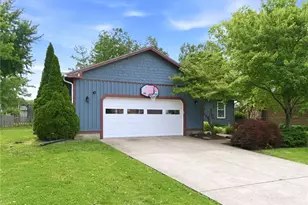 104 W Ellis Dr, Waynesville, OH 45068 - Photo 2