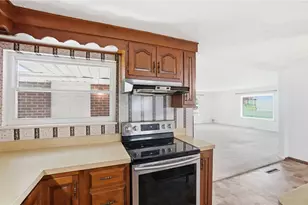 2221 Milesburn Dr, Miami Township, OH 45439 - Photo 6