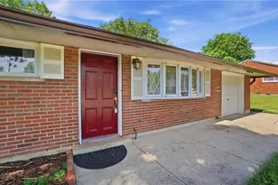 2221 Milesburn Dr, Miami Township, OH 45439 - Photo 2