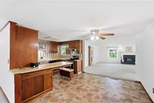 2221 Milesburn Dr, Miami Township, OH 45439 - Photo 4