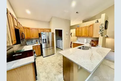6822 Grovebelle Drive, Huber Heights, OH 45424 - Photo 6