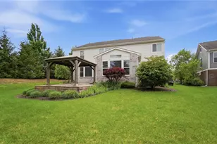 490 Clearsprings Dr, Springboro, OH 45066 - Photo 2