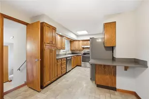 2924 Eckley Blvd, West Carrollton, OH 45449 - Photo 12