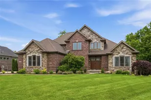 10989 Cold Spring Dr, Washington Twp, OH 45458 - Photo 2