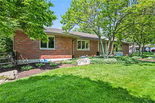 202 Marchester Dr, Kettering, OH 45429 - Photo 2