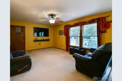 2424 Rockingham Drive, Troy, OH 45373 - Photo 6
