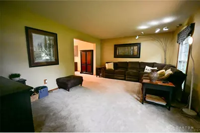 2424 Rockingham Drive, Troy, OH 45373 - Photo 8