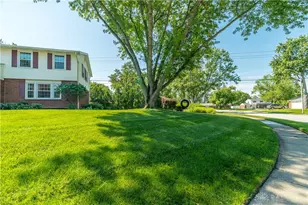 7018 Woodcroft Dr, Englewood, OH 45322 - Photo 38