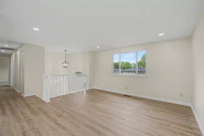 641 Mariclaire Avenue, Dayton, OH 45377 - Photo 10