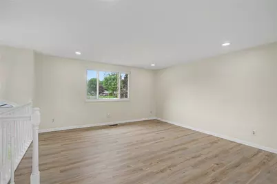 641 Mariclaire Avenue, Dayton, OH 45377 - Photo 8