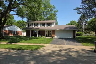 2165 E Oak Tree Dr, Dayton, OH 45440 - Photo 2