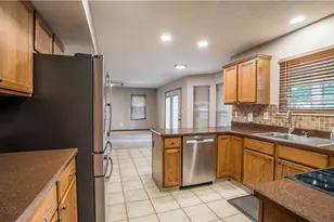 8751 Cannondale Ln, Huber Heights, OH 45424 - Photo 10
