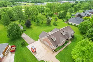 1316 Graceland Dr, Fairborn, OH 45324 - Photo 2
