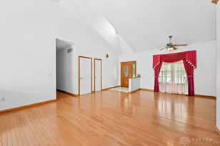 1316 Graceland Dr, Fairborn, OH 45324 - Photo 6