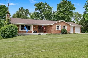 2105 Cheviot Hills Dr, Springfield, OH 45505 - Photo 2
