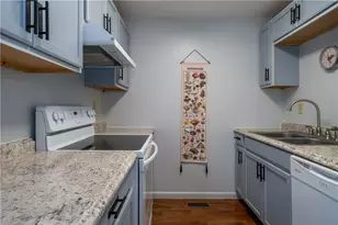 1010 Stoneybrook Trail, Fairborn, OH 45324 - Photo 12