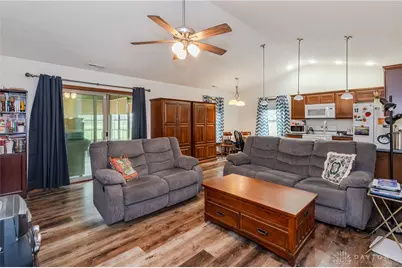 105 Pebble Creek, Eaton, OH 45320 - Photo 4