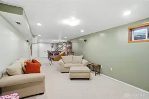 1675 Farrington Dr, Kettering, OH 45420 - Photo 38