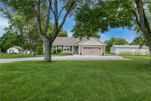 9931 Bunnell Hill Rd, Clear Creek Township, OH 45458 - Photo 2