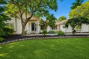 1511 Lindenhurst, Washington Twp, OH 45459 - Photo 2