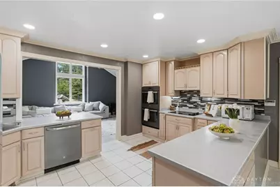 1511 Lindenhurst, Washington Twp, OH 45459 - Photo 12