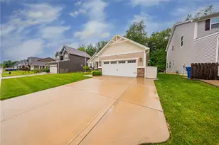 3165 White Ash Dr, Tipp City, OH 45371 - Photo 4