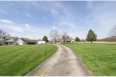 10535 Frederick Pike, Vandalia, OH 45377 - Photo 14