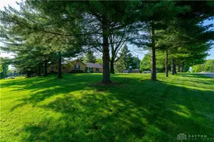6126 Knollwood Dr, German Twp, OH 45502 - Photo 6