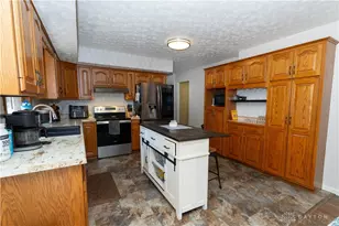 6126 Knollwood Dr, German Twp, OH 45502 - Photo 12