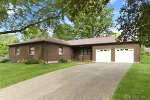 313 Towncrest Dr, Beavercreek, OH 45434 - Photo 2
