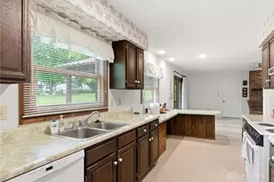 313 Towncrest Dr, Beavercreek, OH 45434 - Photo 12