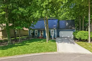 360 Locust View Way, Troy, OH 45373 - Photo 4