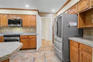 10619 Frederick Pike, Butler Twp, OH 45377 - Photo 14