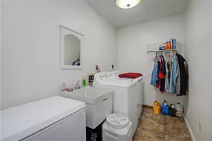 10619 Frederick Pike, Butler Twp, OH 45377 - Photo 20