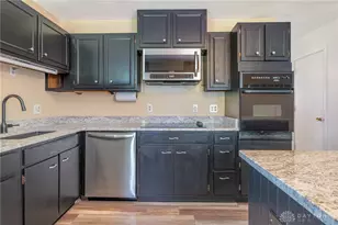 3042 Morningview Dr, Beavercreek, OH 45432 - Photo 10