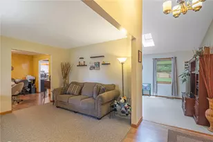 9212 Mintcreek Ct, Washington Twp, OH 45458 - Photo 4