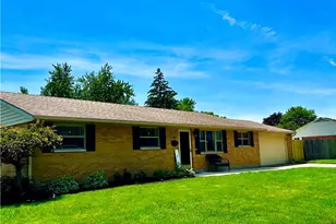 70 Madrid Ave, Brookville, OH 45309 - Photo 2