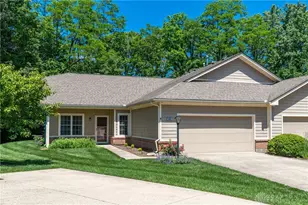 3366 Darbyshire Dr, Beavercreek, OH 45440 - Photo 2